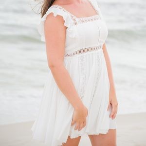 White lace buddy love dress